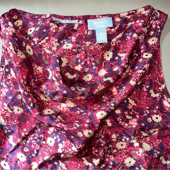 Women OLD NAVY SILK FLORAL SLEEVELESS BLOUSE SHIRT sz Small scoop neck burgundy - Picture 9 of 13